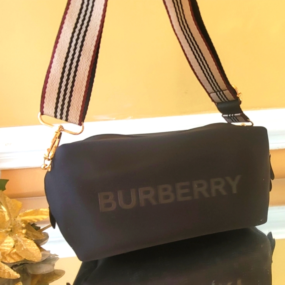 Burberry pouch converted into shoulder bag or cross body